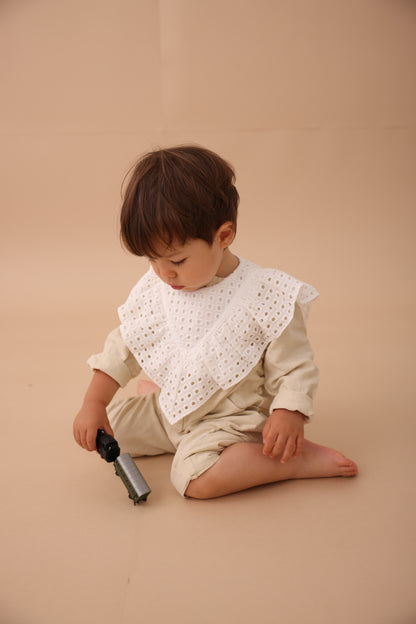 image07_フロント&バック２way ビブ コットンレース 着用カット03